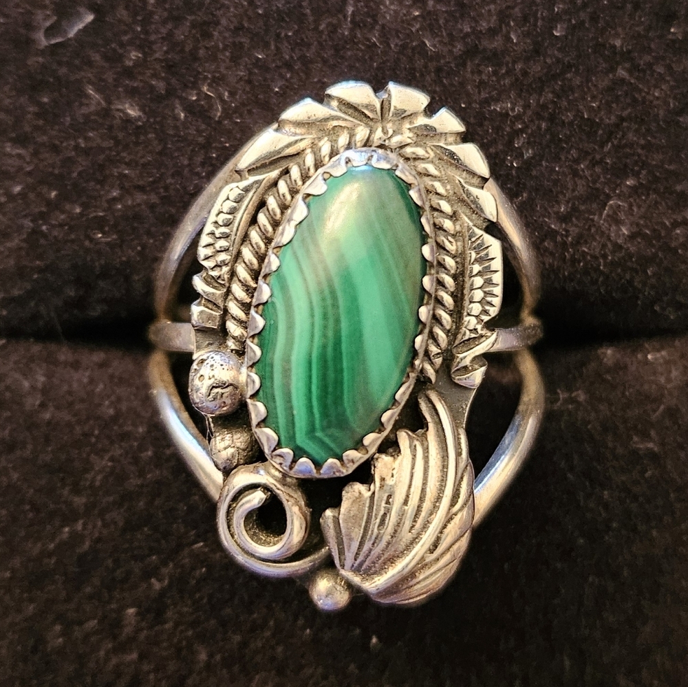 Vintage Navajo sterling silver ring with a malachite stone